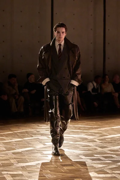 Look 1